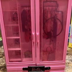 Barbie Closet 