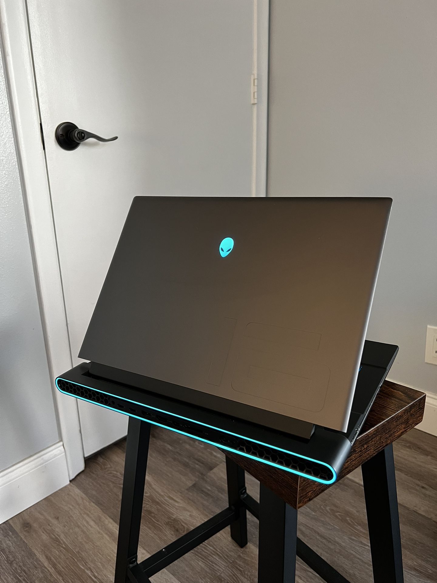Rtx 4070 + Core i7-13700HQ • Gaming Laptop Dell Alienware M16 R2 • “16H”, 165Hz 2560 x 1600