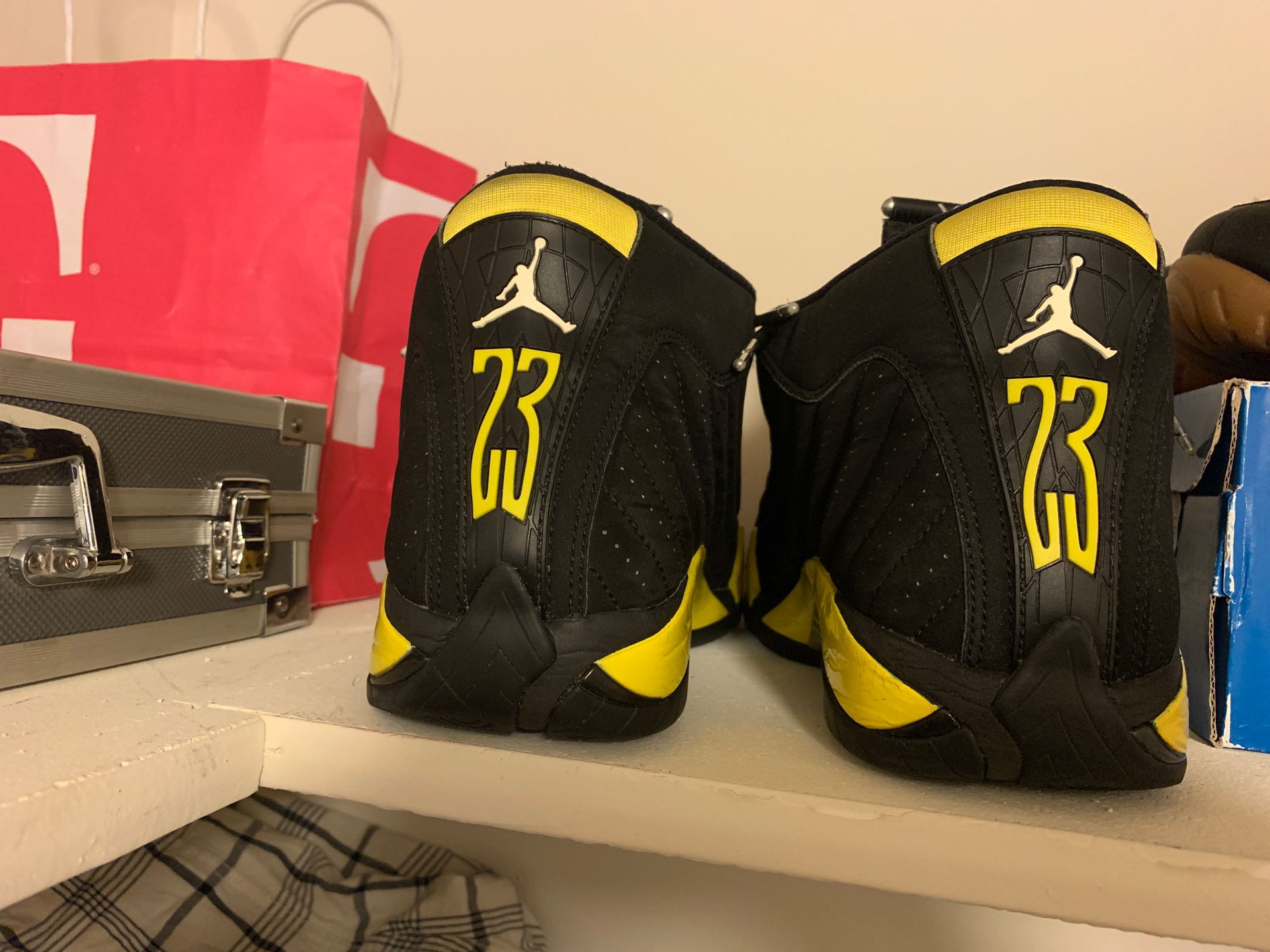 Air Jordan 14 retro thunder