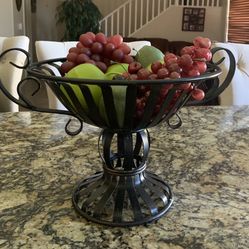 Black metal basket/bowl with decorative fruit
