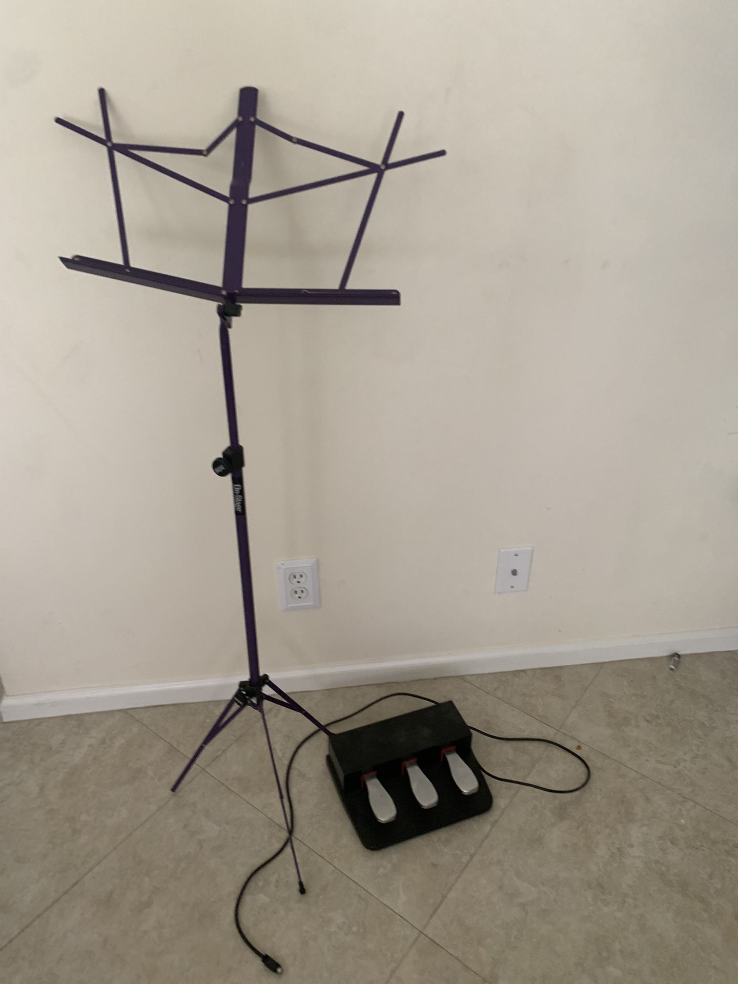 Pedal& Folding Sheet Music Stand