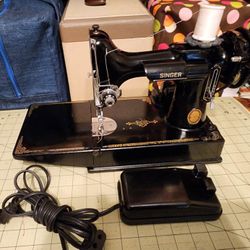 Singer Featherweight Sewing Machine