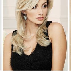 Wig- Raquel Welch - Spotlight 