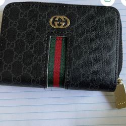Gucci Card/coming Holder