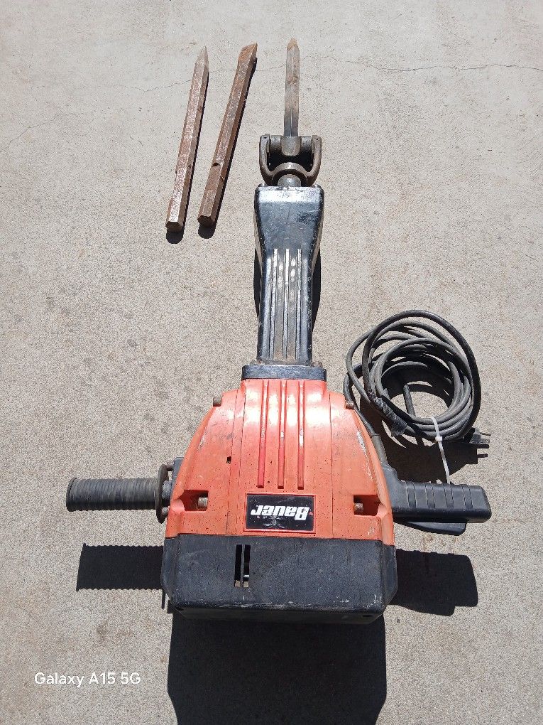 BAUER 70 POUND HEAVY DUTY BREAKER HAMMER 