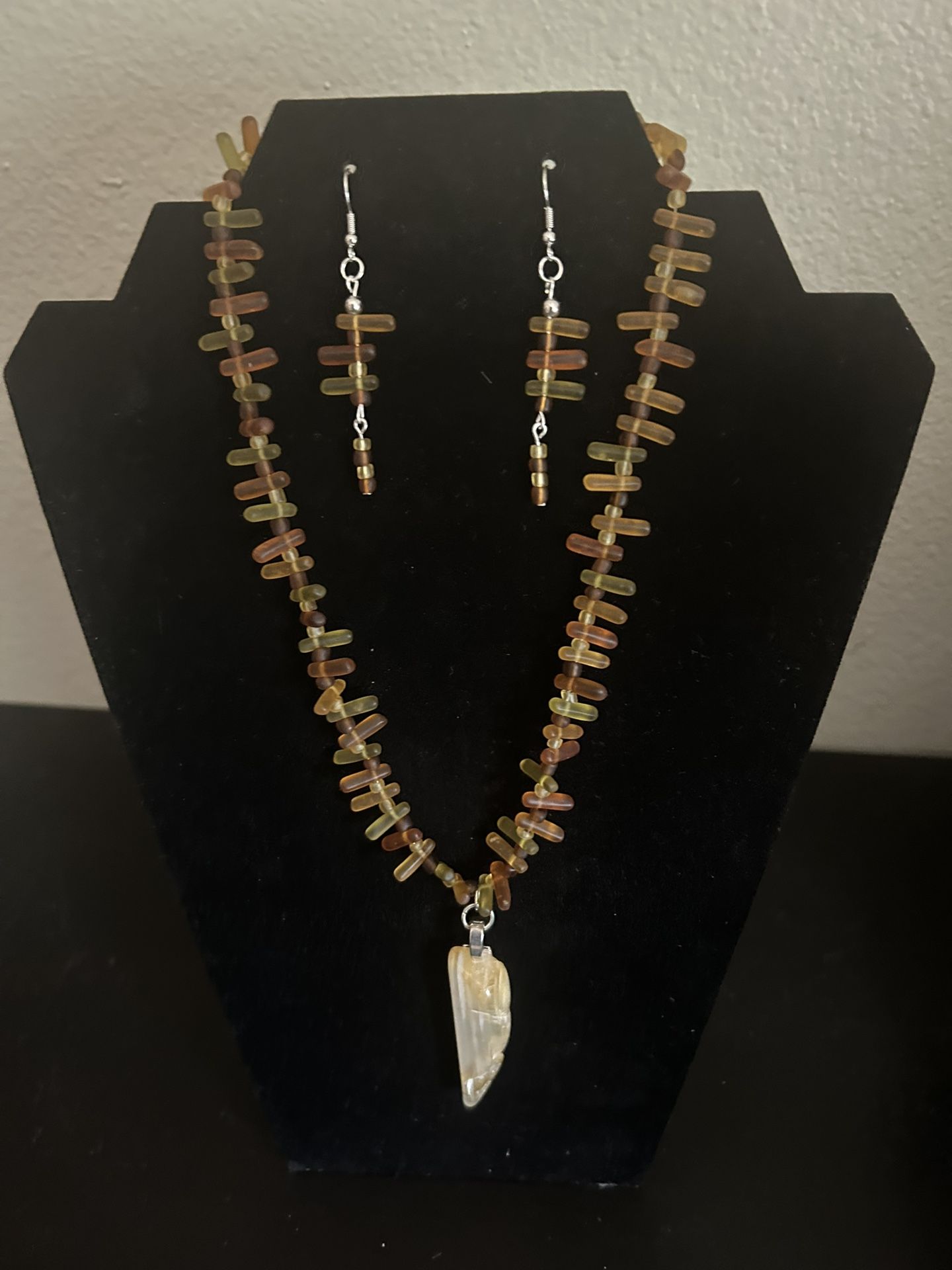Amber Agate And Sea Glass 18” Necklace And Earrings