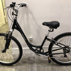 Woman’s Specialized Hybrid Step Thru Fun Bike Tuned Ready/Ride