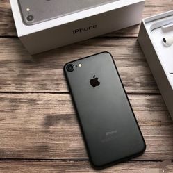 iPhone 7 Unlocked / desbloqueado 😎