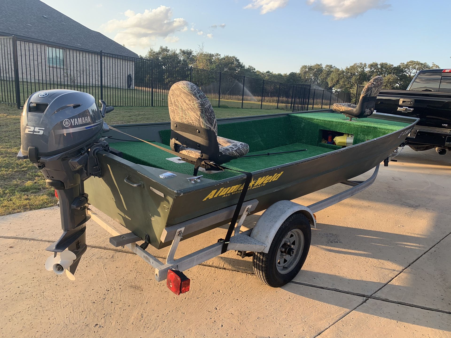 16’ Aluminum Jon Boat with 2018 Yamaha 25hp Outboard motor & trailer