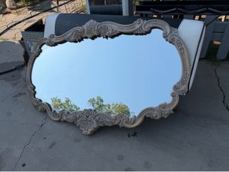 Mirror elegant