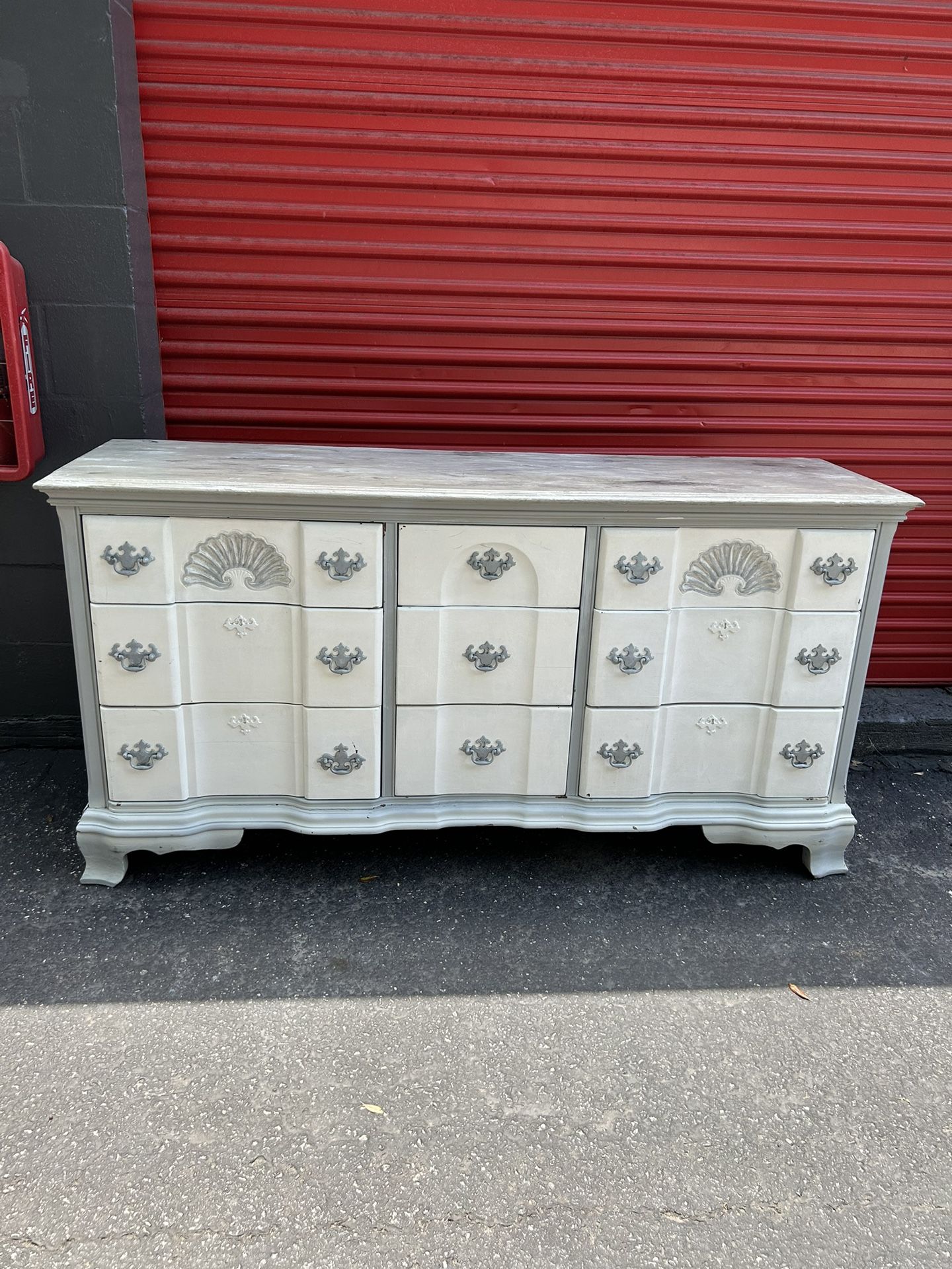 9 Drawer Dresser