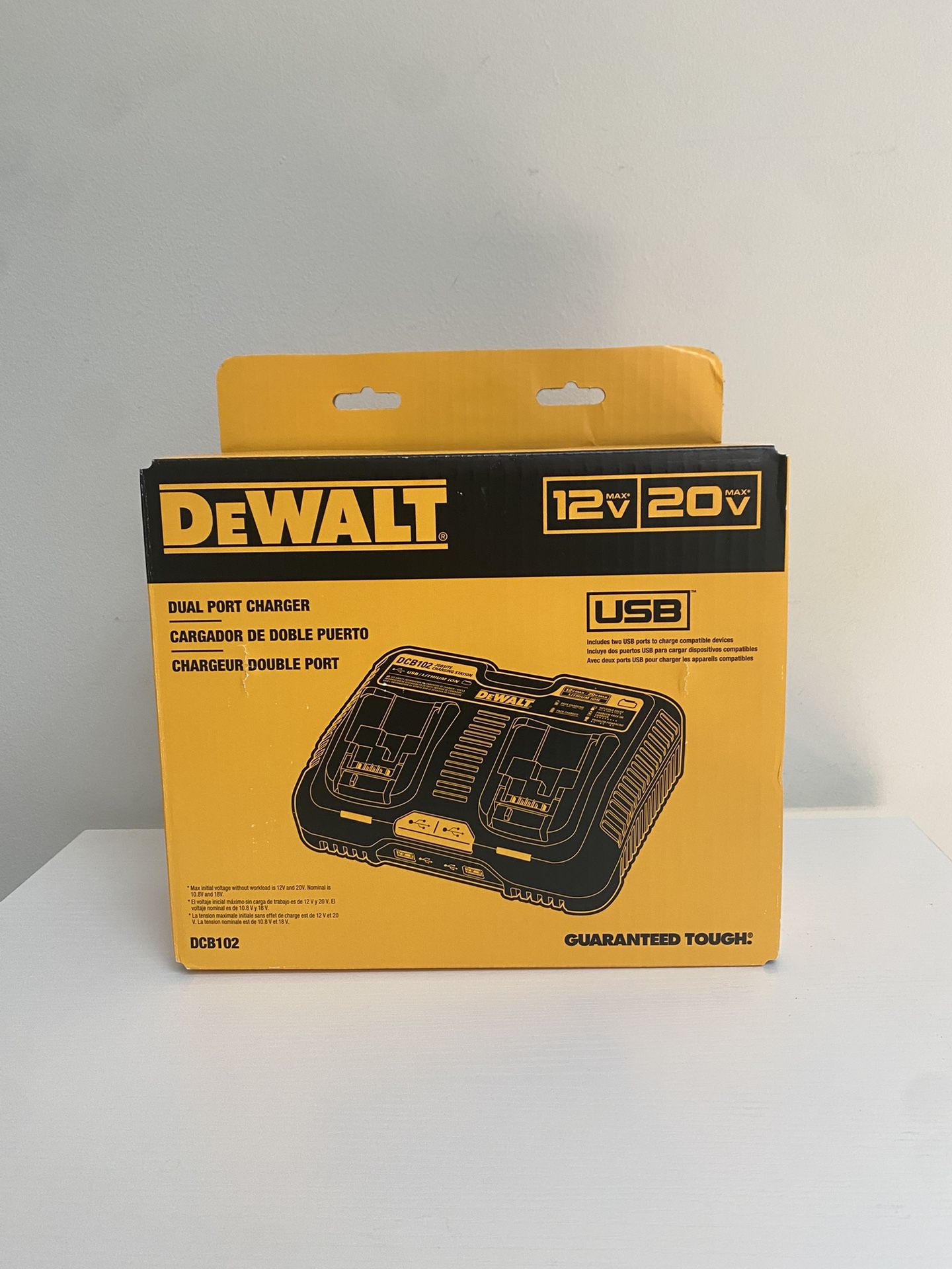 DEWALT 12V/20V MAX Lithium-Ion Dual Port Charging Station with (2) USB Ports Brand New