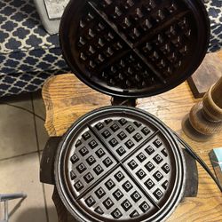 Vintage Toastmaster Waffle Iron Maker Model W252A Chrome Silver Nonstick Tested