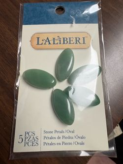 Laliberi Green Oval Stone Petals
