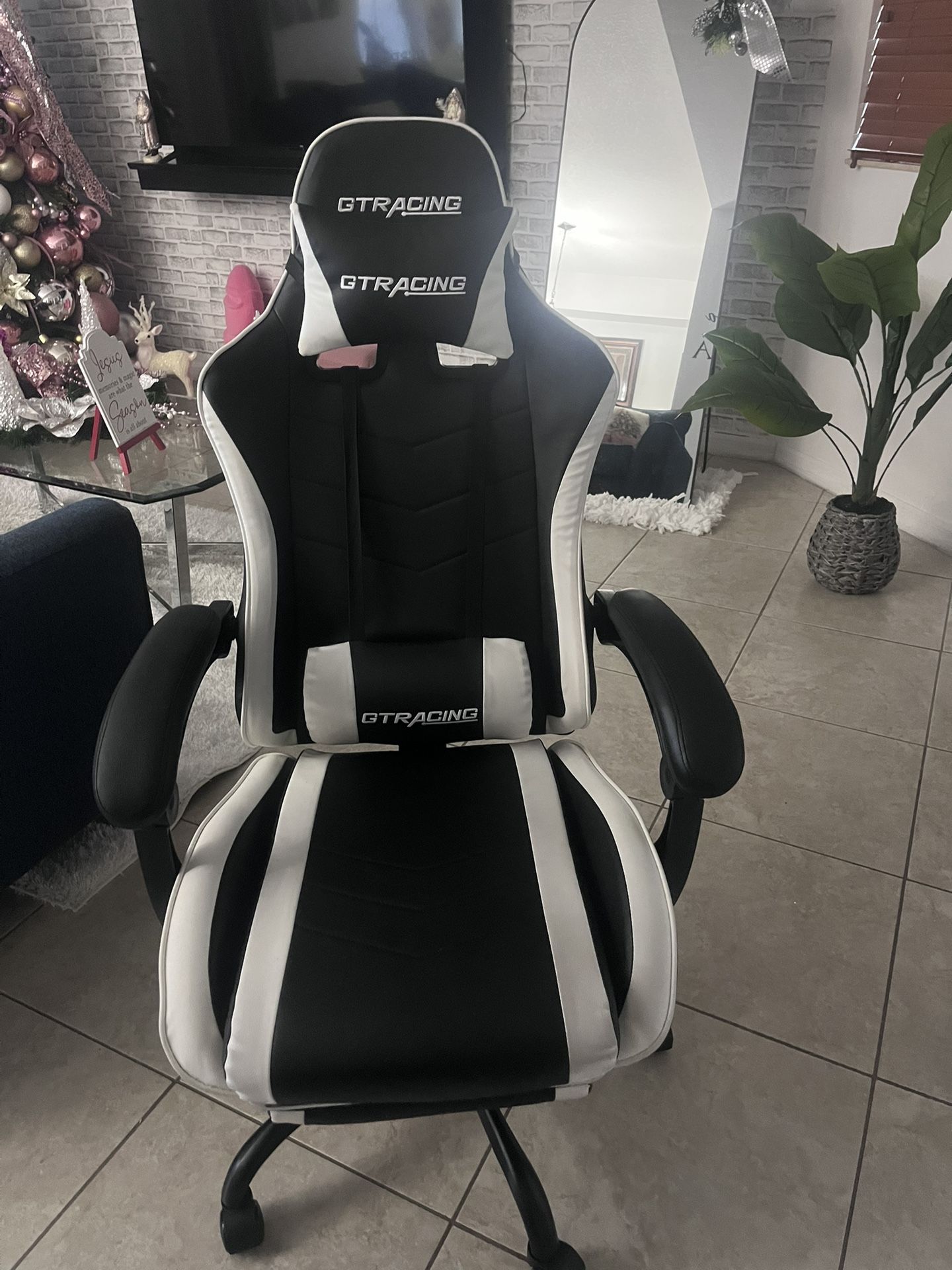 GTRACING Ergonomic GTWD-200 Gaming Chair with Adjustable Pillows and Footrest, White