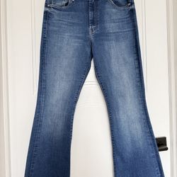 Mother jeans.The weekend Frey Flare leg Size 31