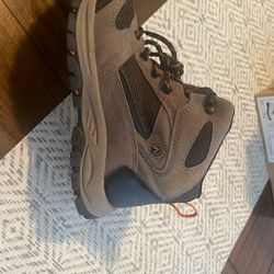 Hiking Kids Boot Size 2 Pick Up Only Good Conditions 