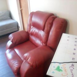 Reconer Chaer For Sale 679.00