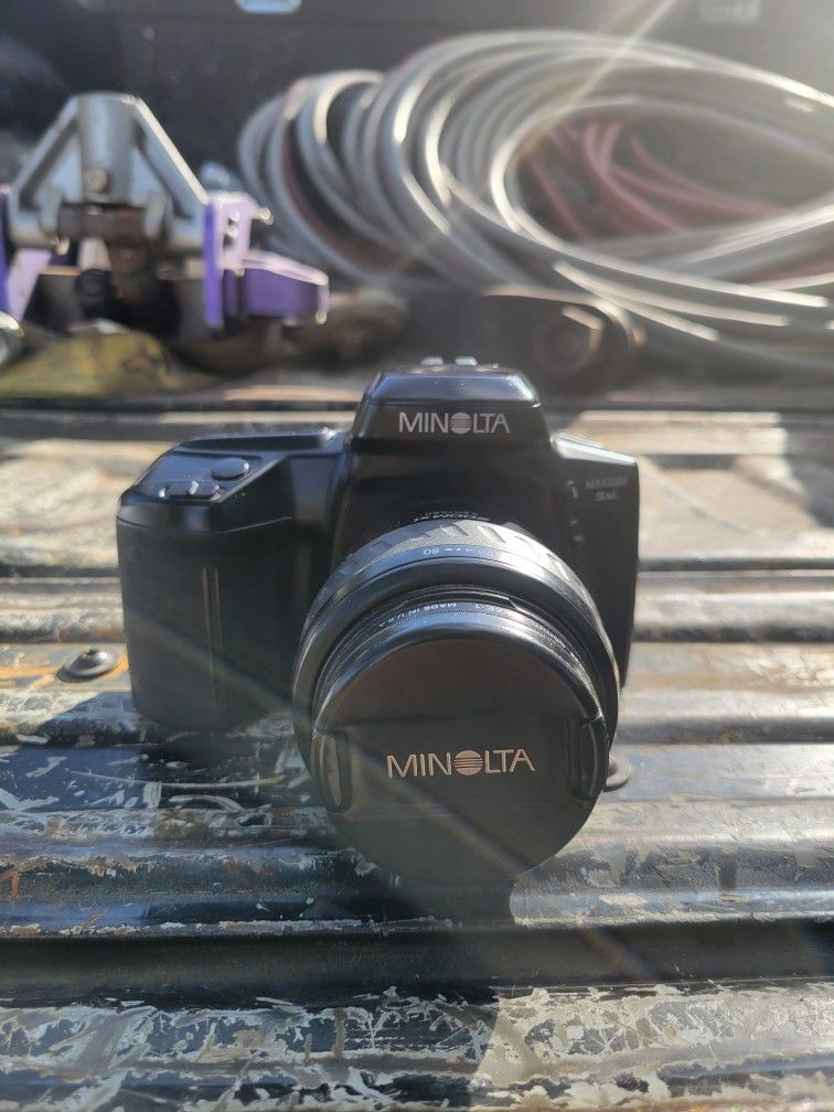 Minolta Maxxum 5xi And Focal Lens