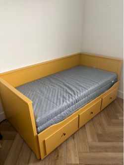 Daybed Frame and Mattresses