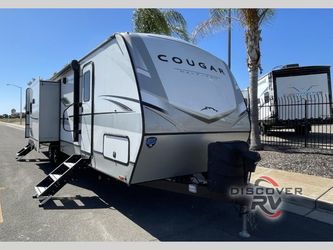 2022 Cougar Half-Ton 31Bhkwe