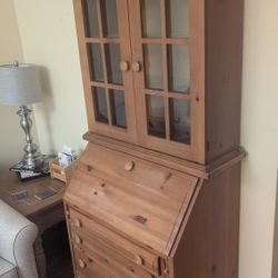 Wood Hutch