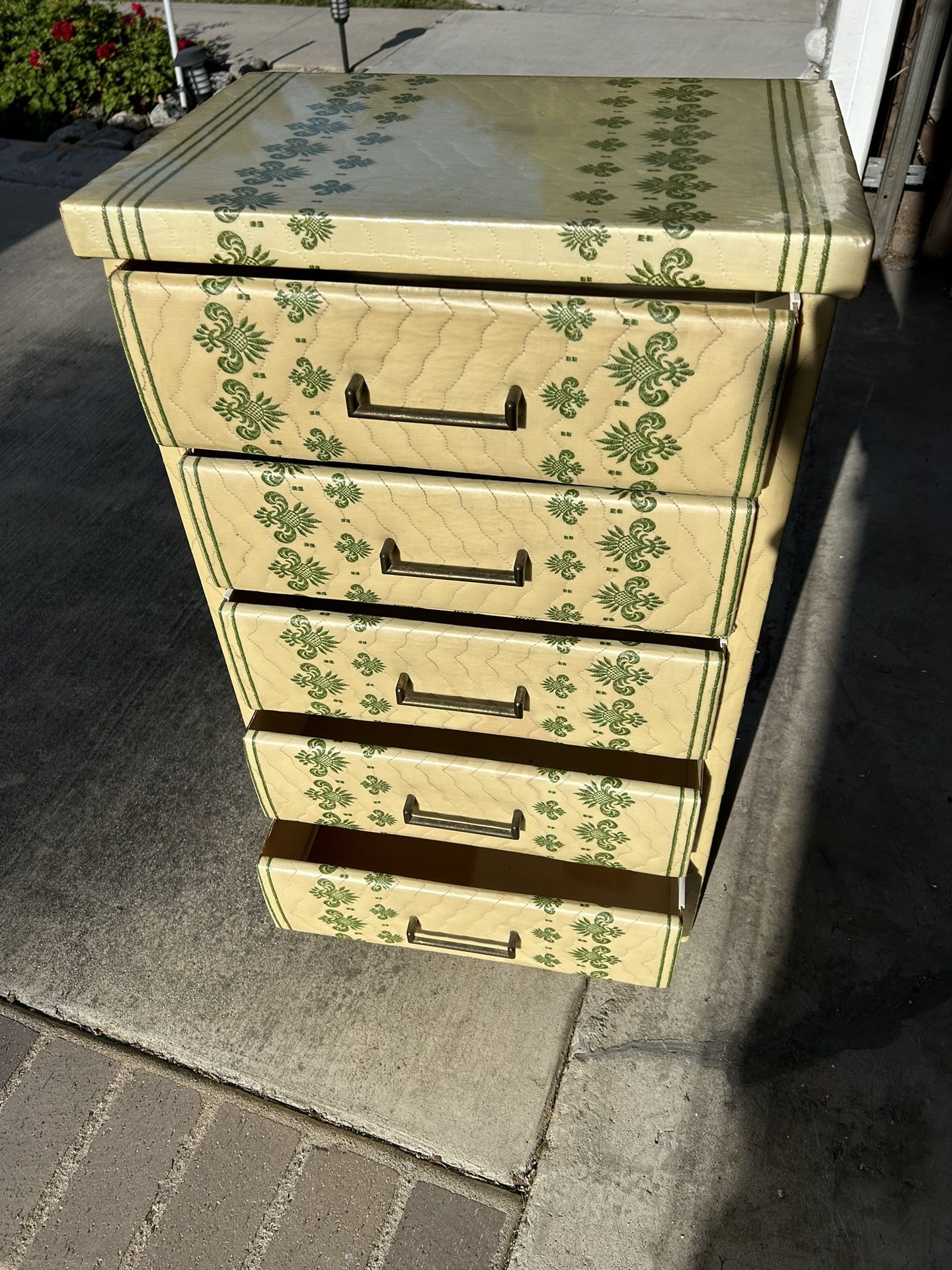 cardboard dresser 90s ROOM IN A BOX