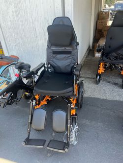 Electric wheelchair