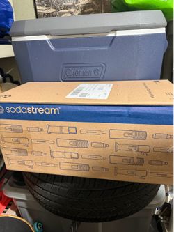 SodaStream new in box ( white ) bundle
