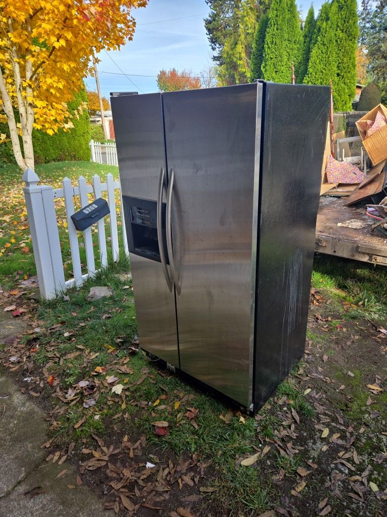 Refrigerator Kitchen Aid