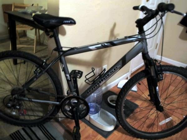 Iron horse Maverick sport mountain bike 17.5 21 speed