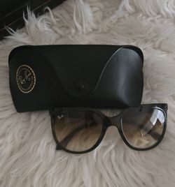 Authentic Ray Ban Cats 1000