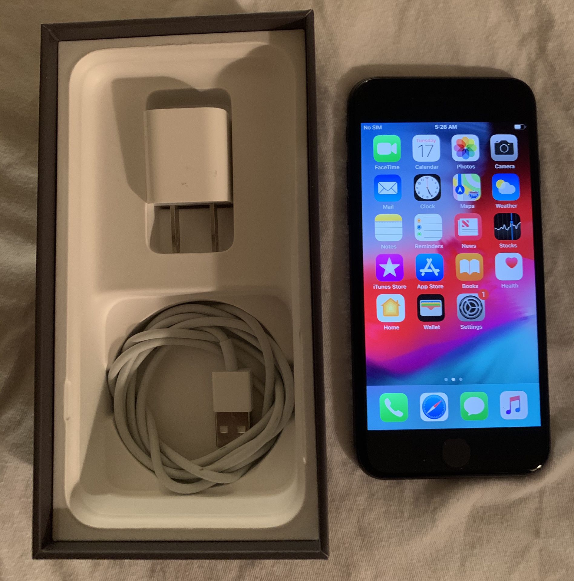 IPHONE 8 64GB (NOT PLUS) Factory Unlocked Excellent condition, like new. Battery Health 100% Clean imei, paid in full, and ready for activation w