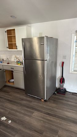 Fridgeaire Fridge free