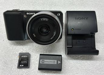 Digtal Camera - Sony Alpha NEX-3 with Sony SEL16F28 Lens