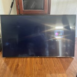 LG 55” class 55LV340C Essential Commercial TV 