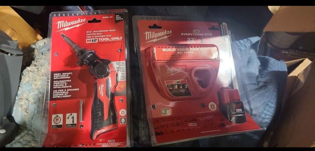 Milwaukee m12 soldering iron with battery and charger
