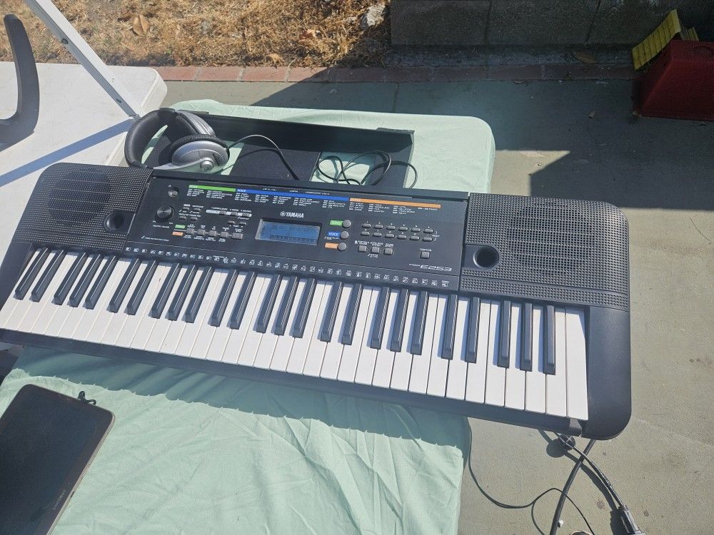 Yamaha Keyboard
