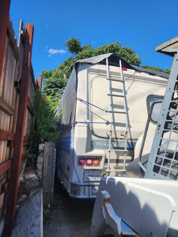 1984 Motorhome Winnerbago (Hablo Espanol) for Sale in Los Angeles, CA ...