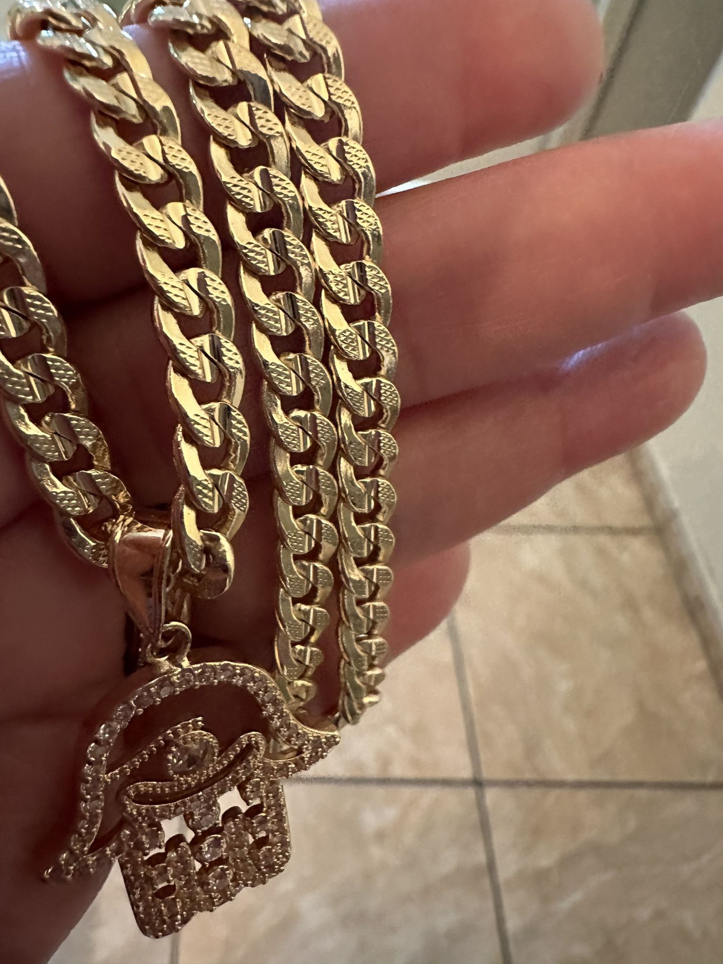 Cuban Chain In Gold Filled With Hamsa Pendant