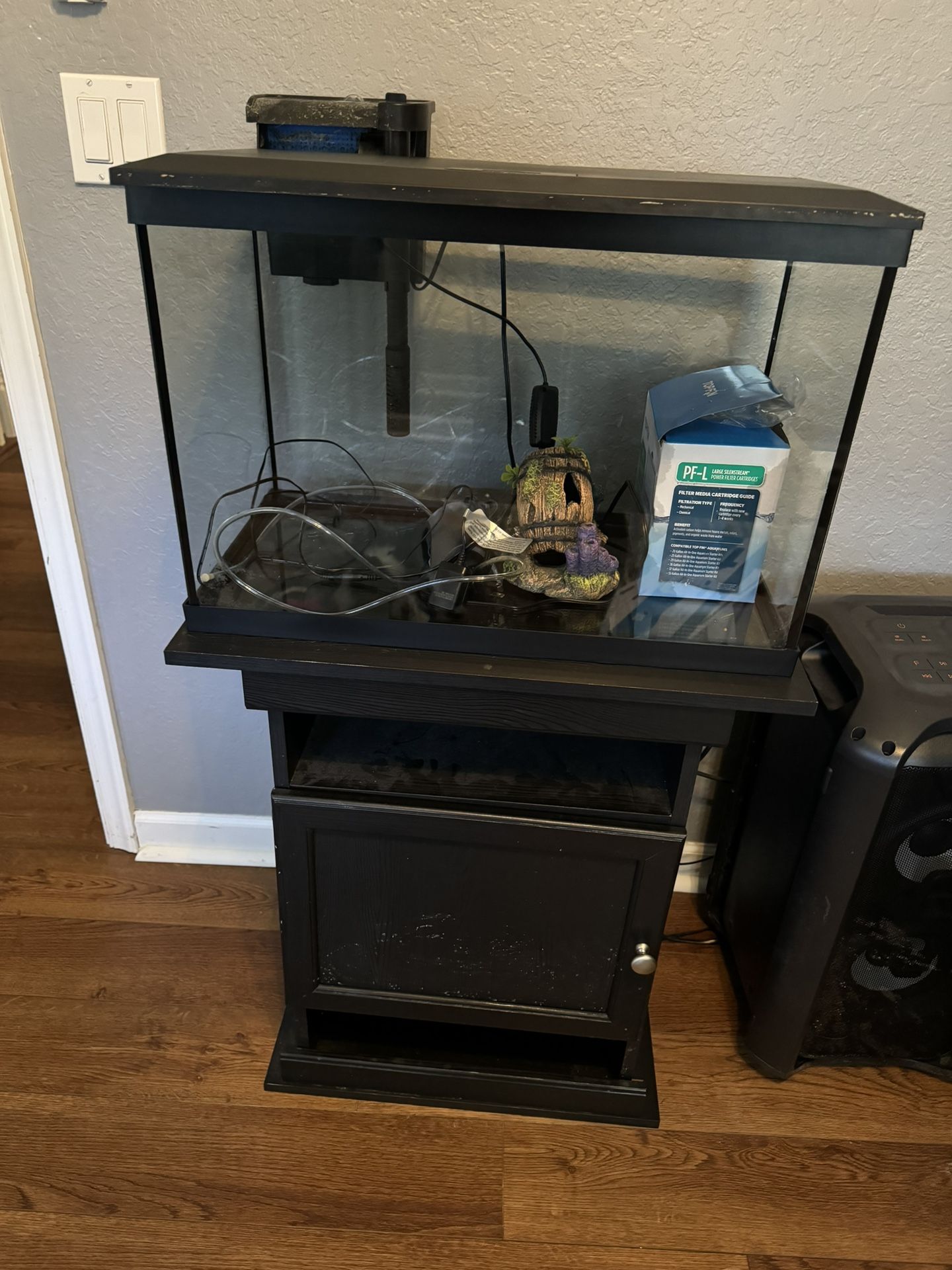 20 Gallon Fish Tank And Everything Needed To Set Up