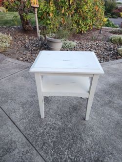 White End Table / Side Table with Lower Shelf — $20