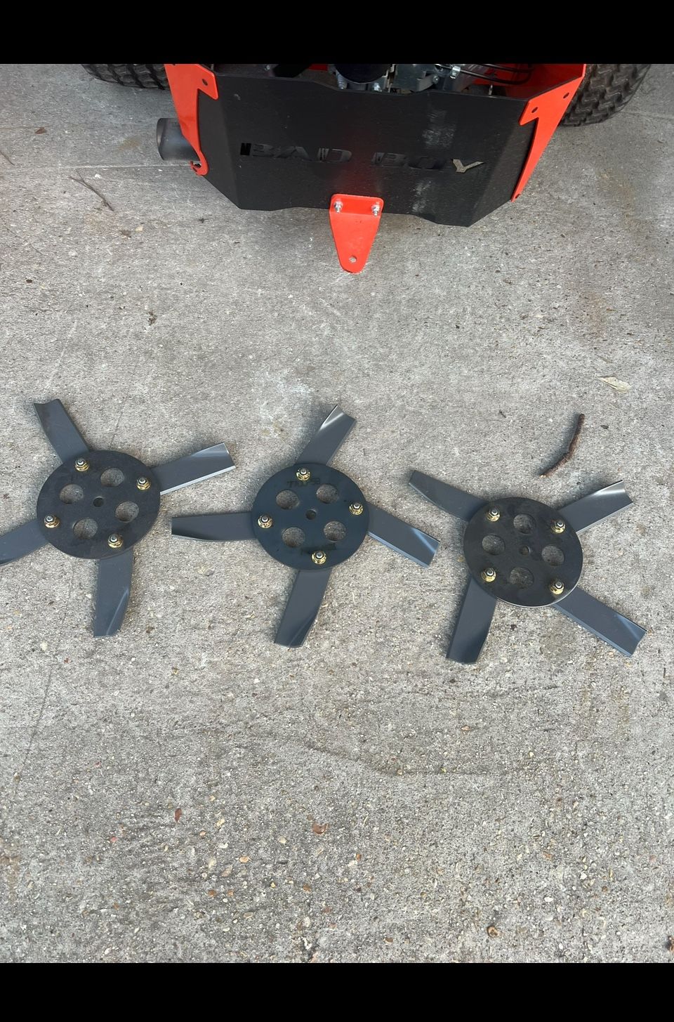 Meg-Mo blades