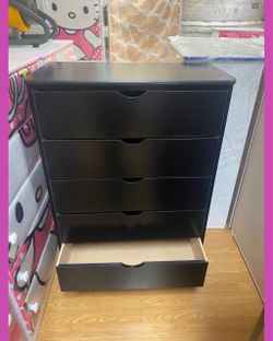 5 drawers dresser/ Five drawers dresser