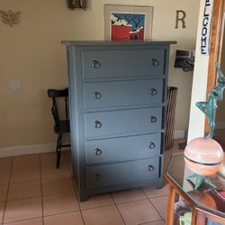 dresser