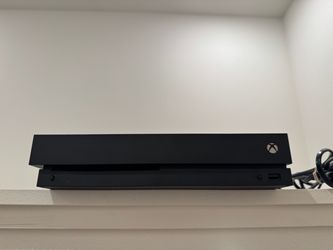 Xbox One X 512 GB SSD + Elite Series 2 Controller