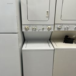 Kenmore 110v 24” Stackable Washer And Dryer