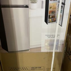 Vissani Top Freezer Refrigerator In Stainless Steel 