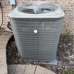 Payne Air conditioner unit 5 Tons