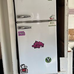 galanz mini fridge